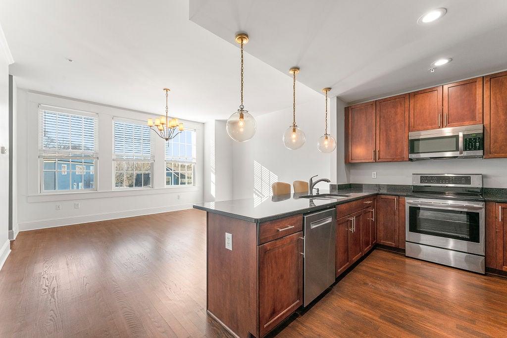 943 N Ormewood Park Drive SE Unit 302 — photo