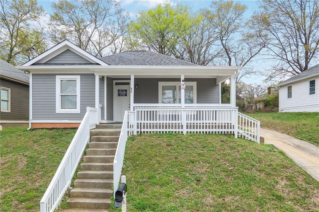 652 Hugh Street SW — photo