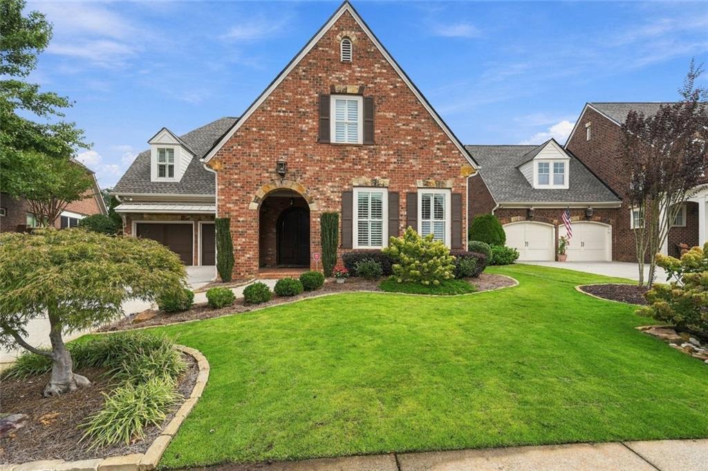 318 Lakeside Trace — photo