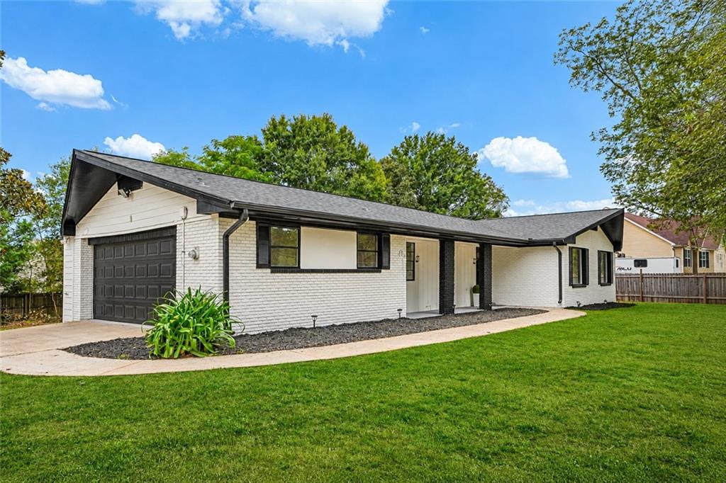 2521 Fairview Road — photo