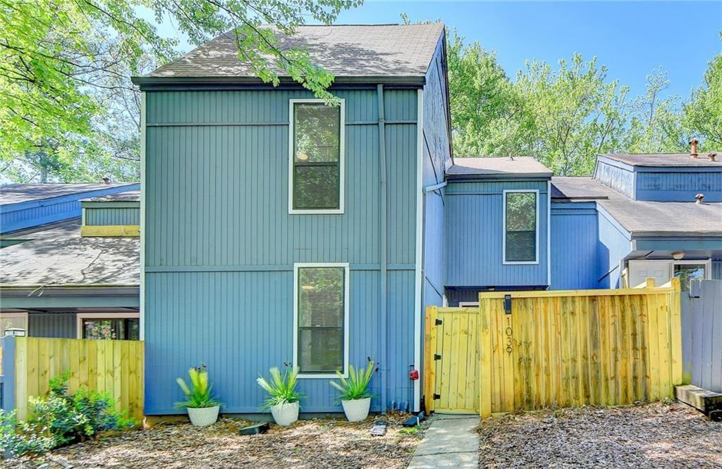 1039 Mariners Court — photo