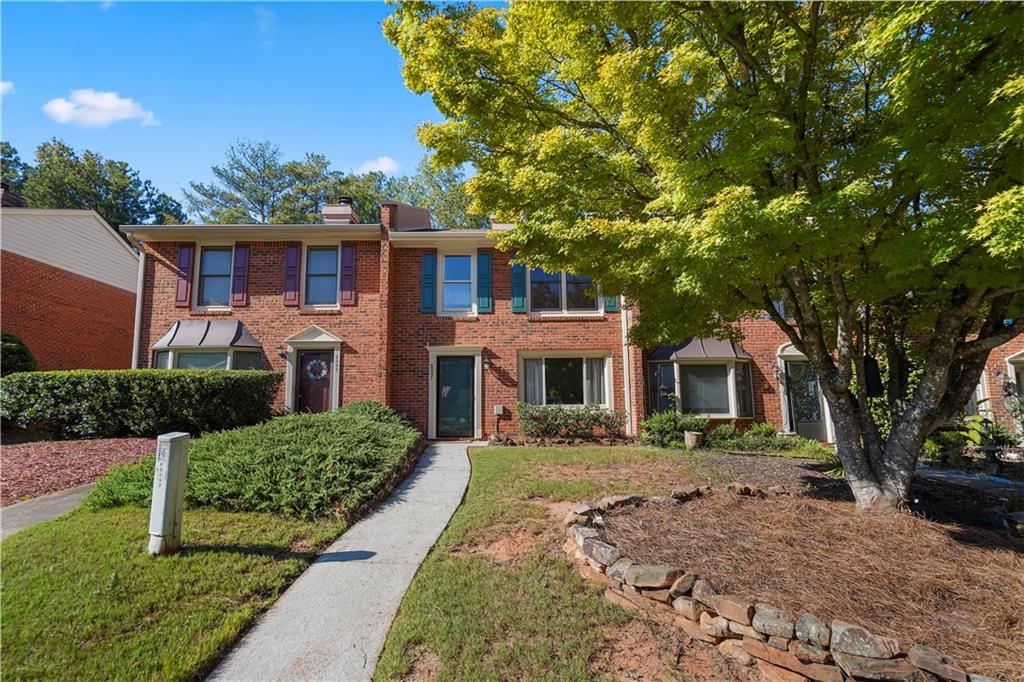 6097 Queen Anne Court — photo