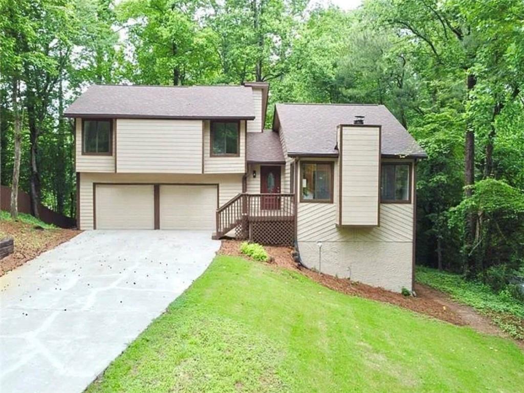 4579 Glenforest Drive NE — photo