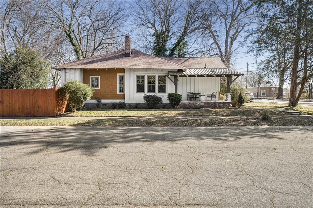 1447 Bryan Avenue — photo