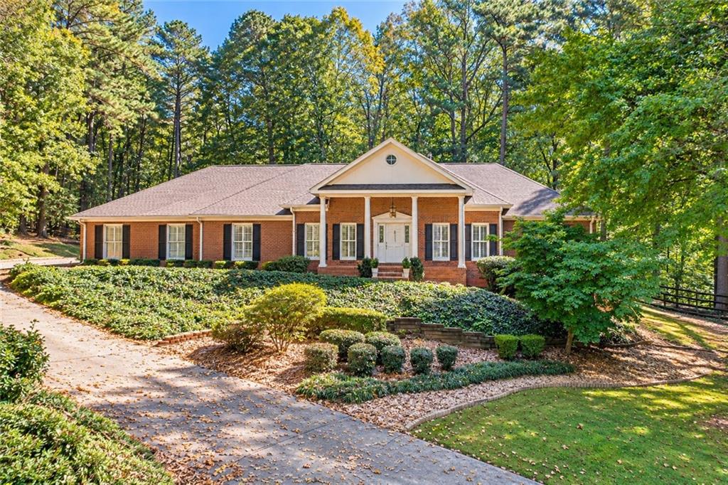 535 Autumn Wood Close — photo
