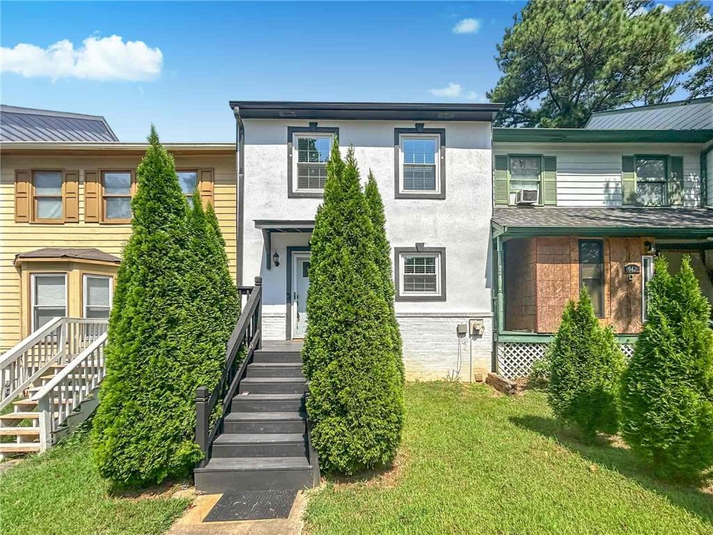 1044 Oaks Parkway SE — photo