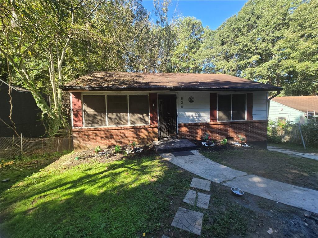 838 Woods Drive NW — photo
