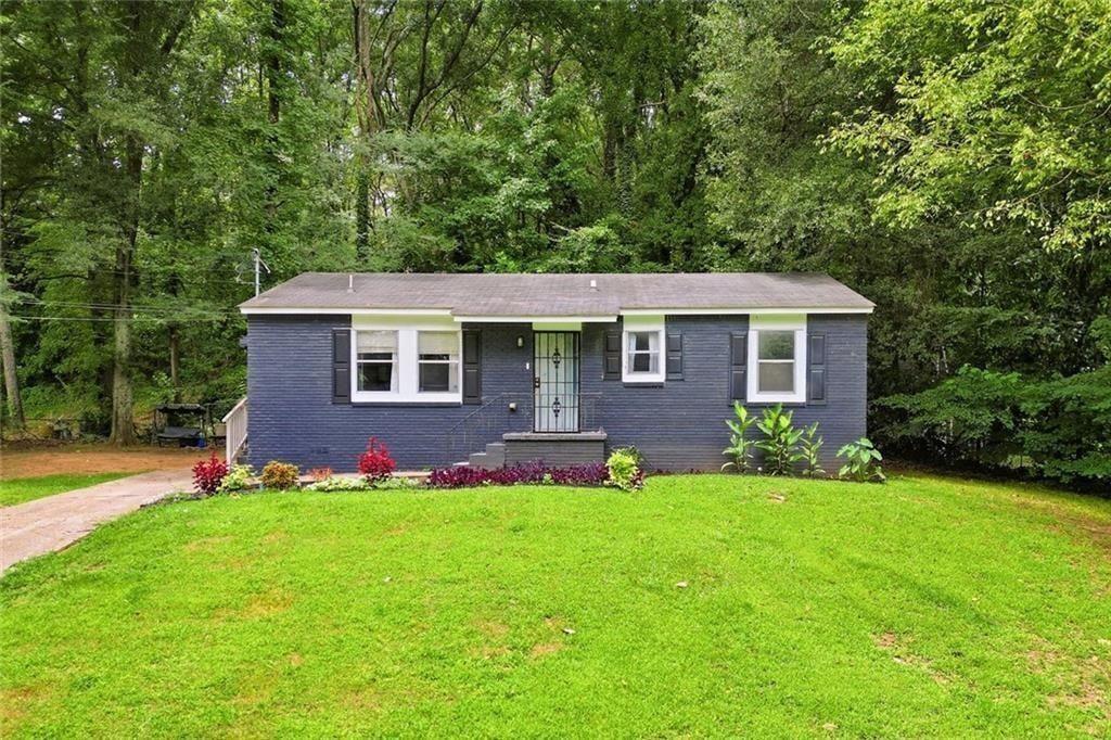 1137 Redford Drive SE — photo