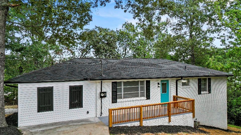 3343 Barry Lane — photo