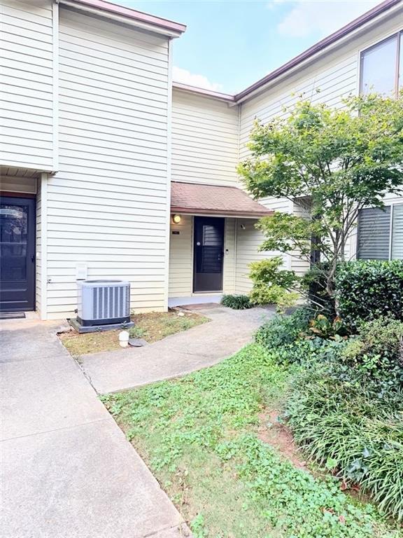 1014 Country Court — photo