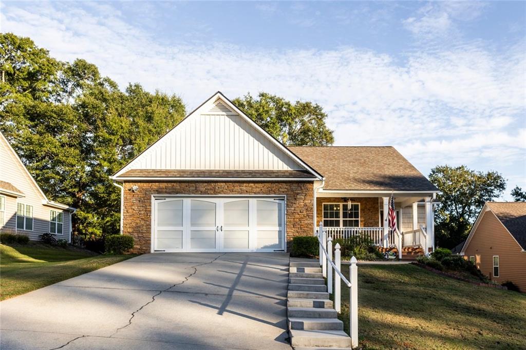 921 Stone Creek Court — photo