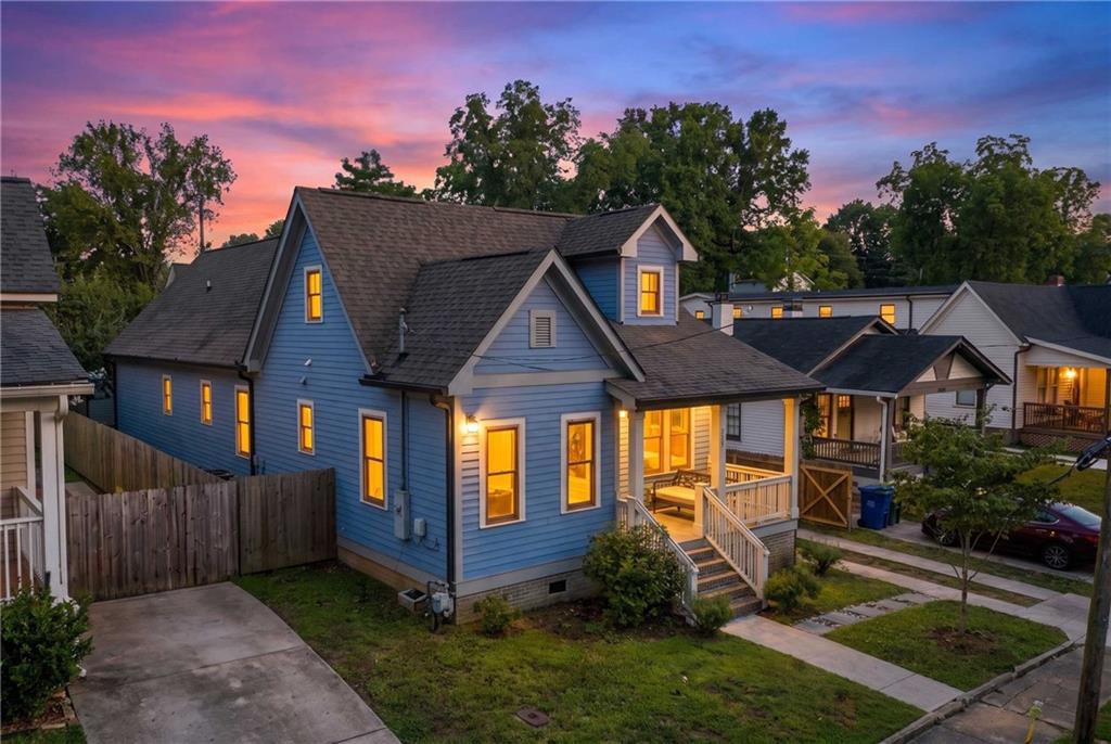 739 Bonnie Brae Avenue SW — photo