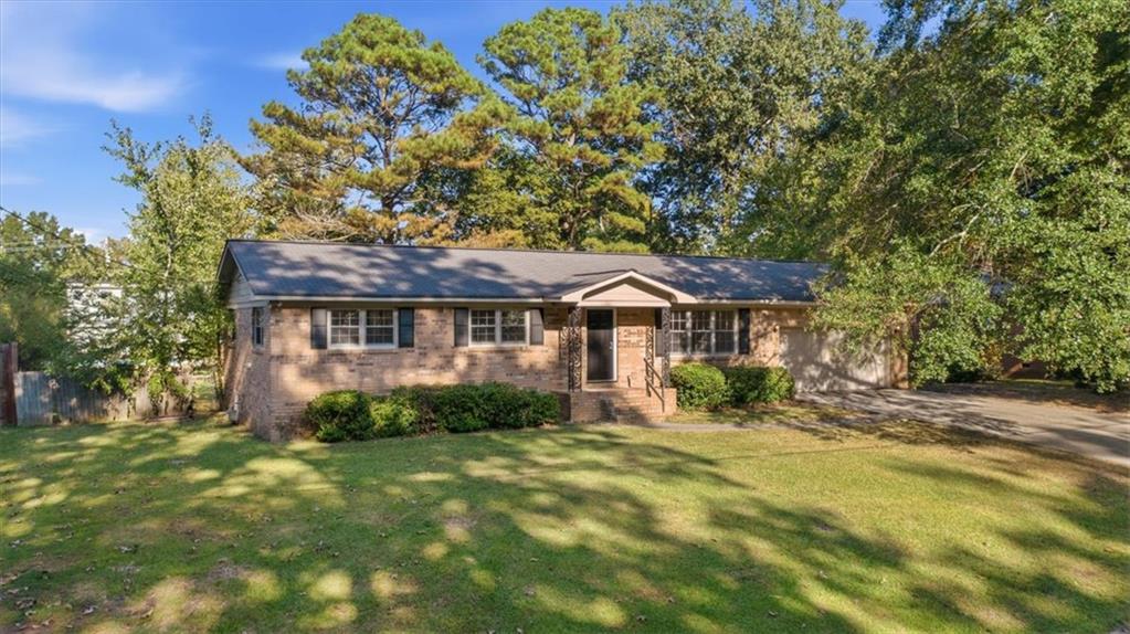 126 Morgan Drive NW — photo
