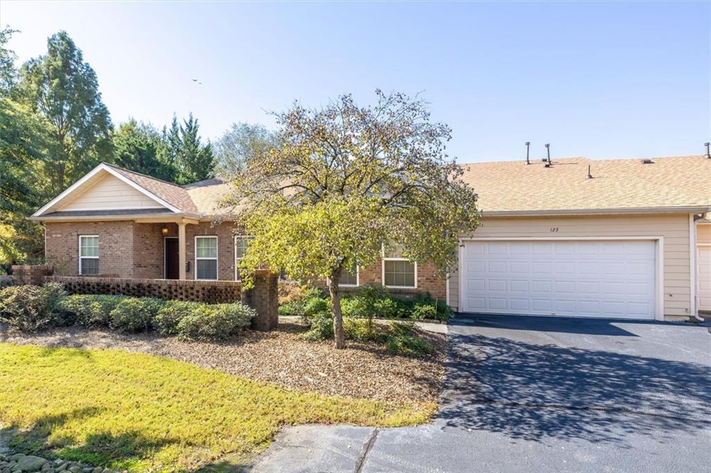 123 Villa Park Circle — photo