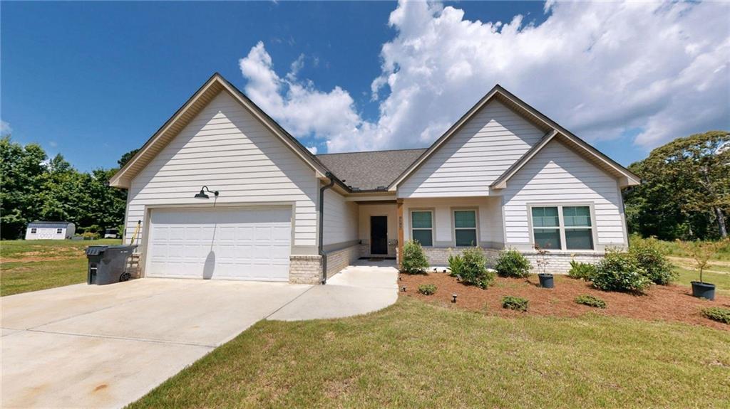 1215 Awenasa Drive — photo