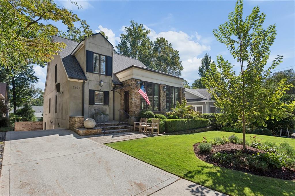 2621 Brookwood Drive NE — photo