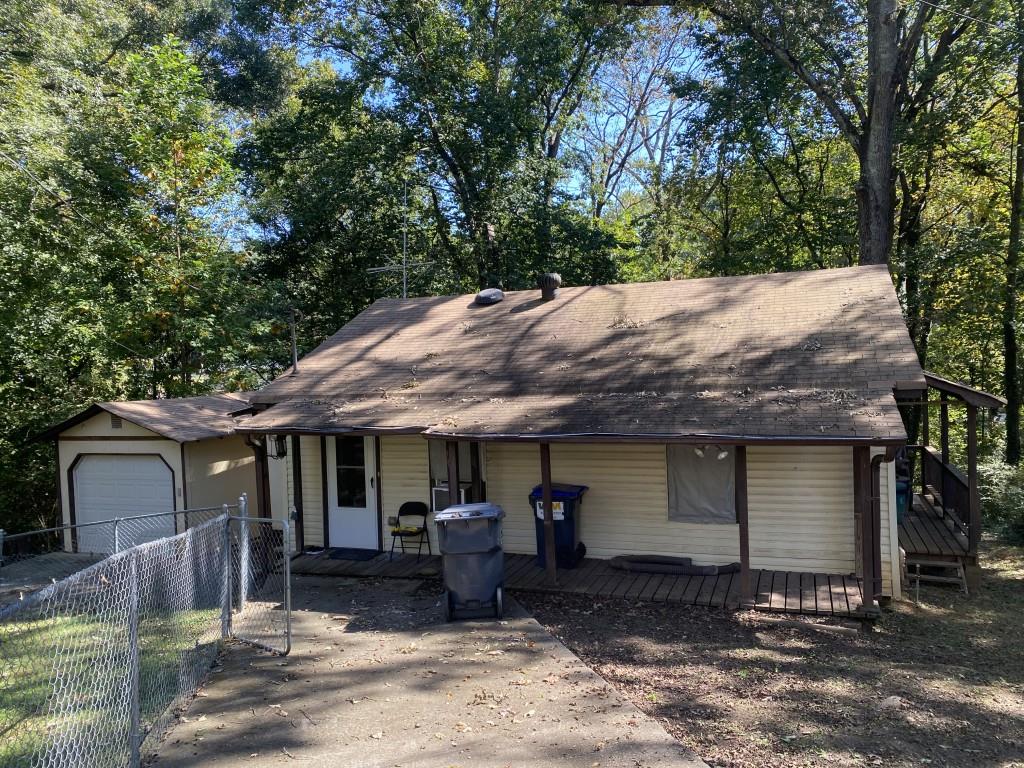 1297 Railroad Avenue — photo