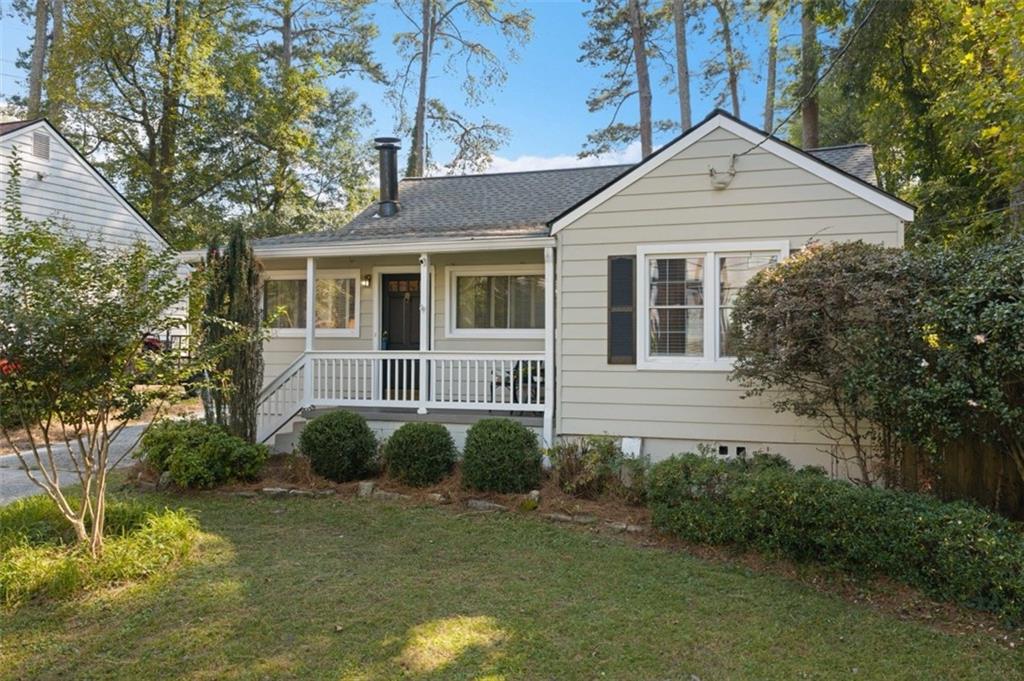 1137 Kingsley Circle NE — photo
