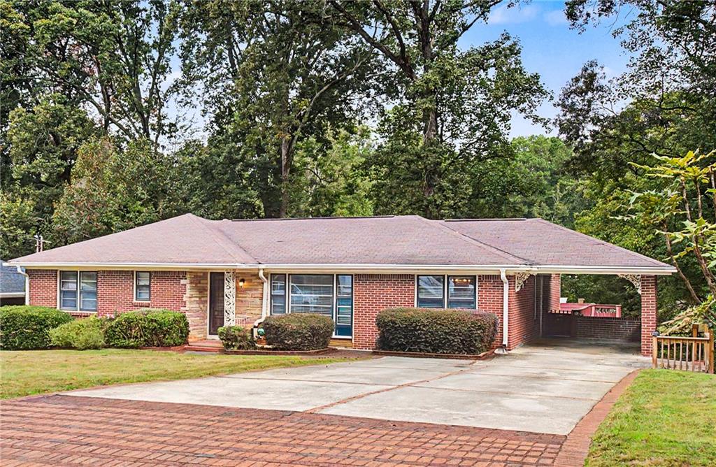 1278 Poplarcrest Circle SE — photo