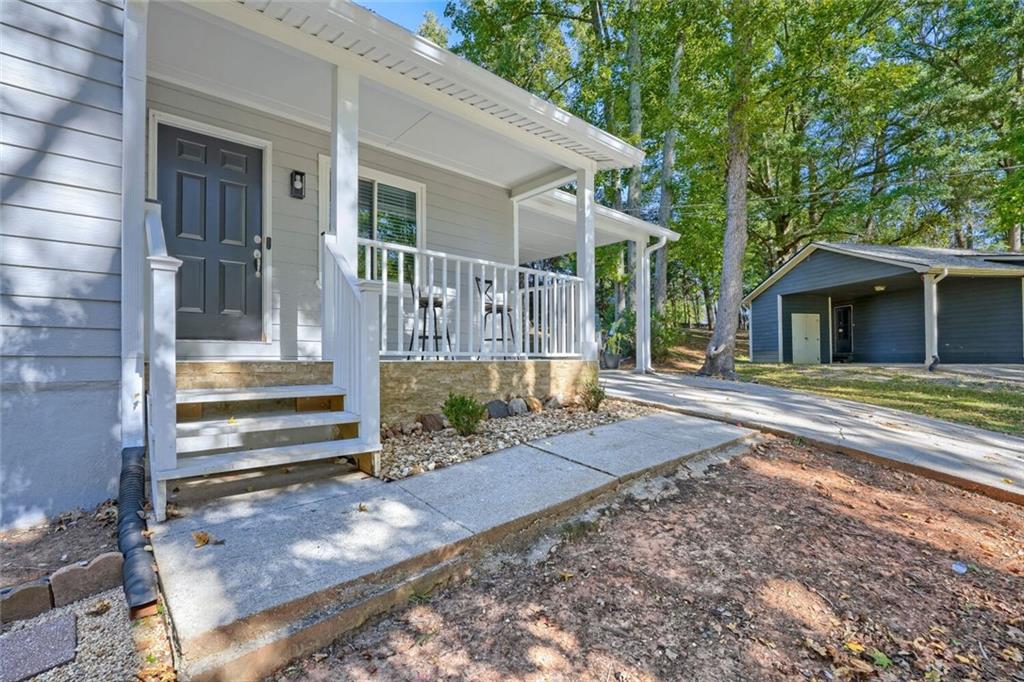 679 Suwanee Court NW — photo