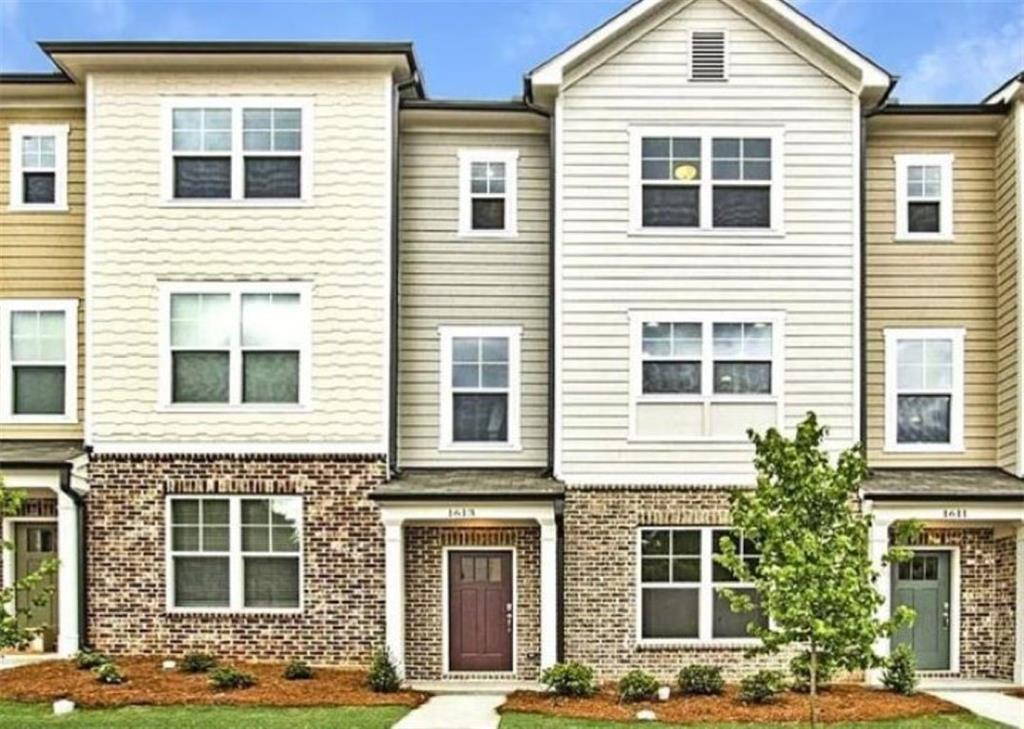 1613 Falcon Crest Way — photo