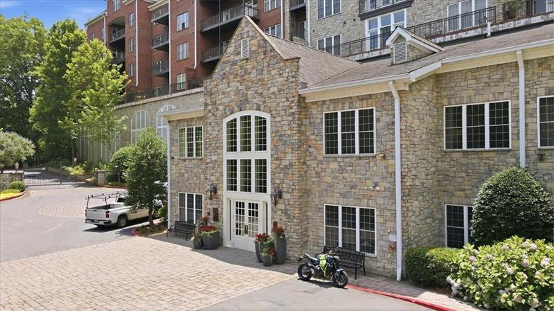 3280 Stillhouse Lane SE Unit 401 — photo