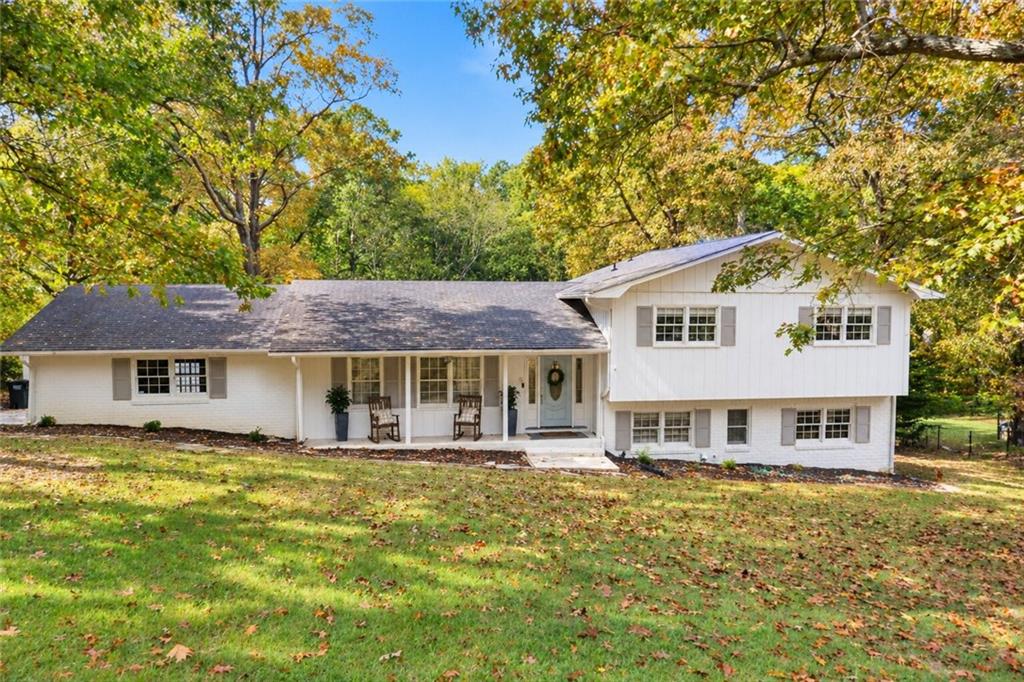 301 Lake Drive SE — photo
