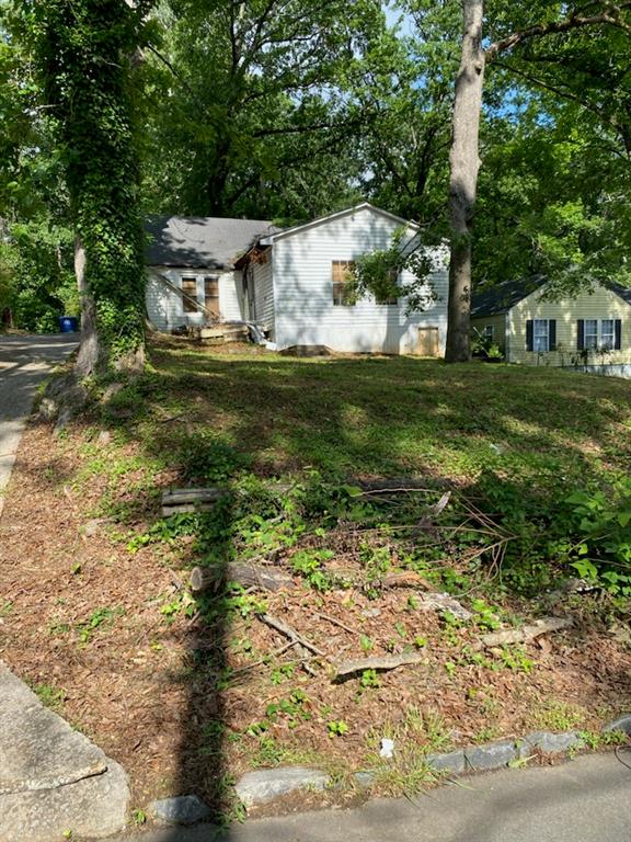 1595 Woodland Avenue SE — photo