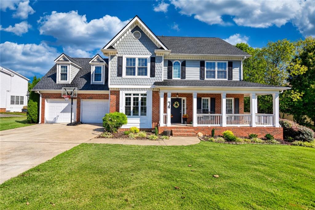 74 Colonial Circle NW — photo