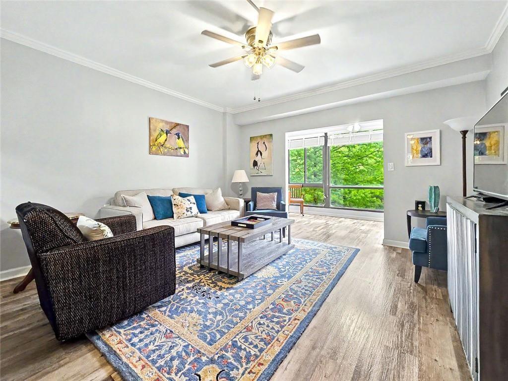 1800 Clairmont Lake Unit 301 — photo
