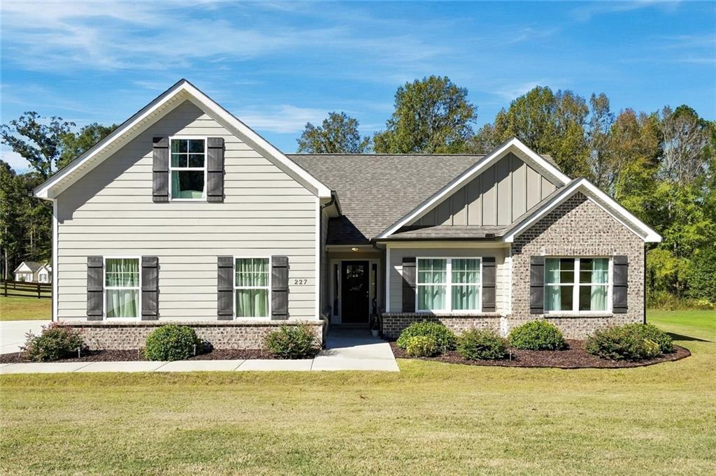 227 Finch Court — photo