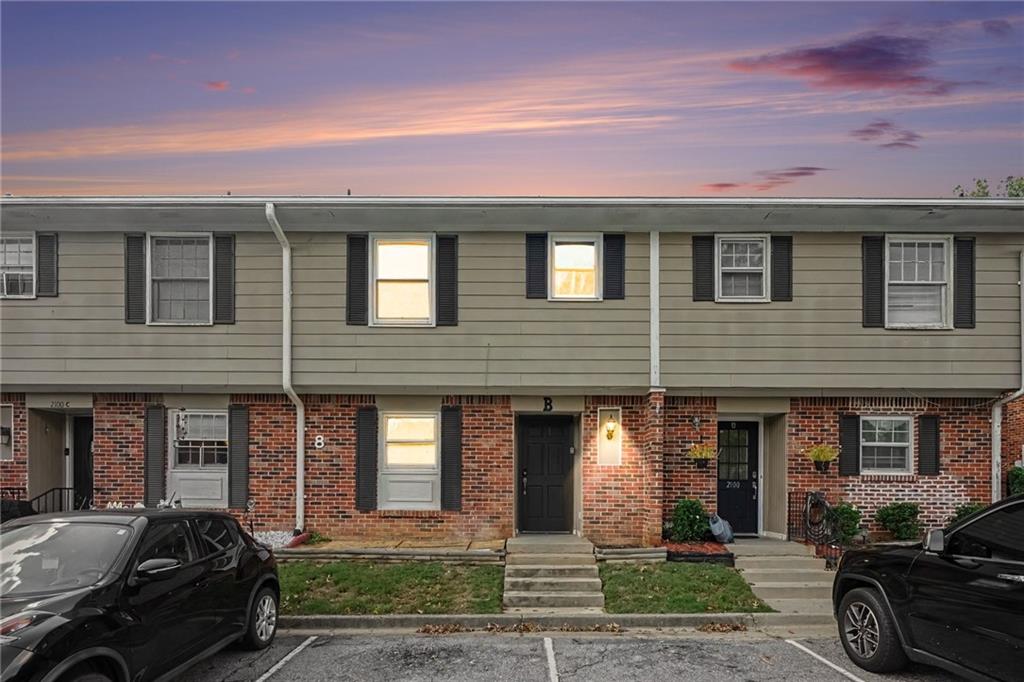 2100 Kings Gate Circle Unit 8B — photo