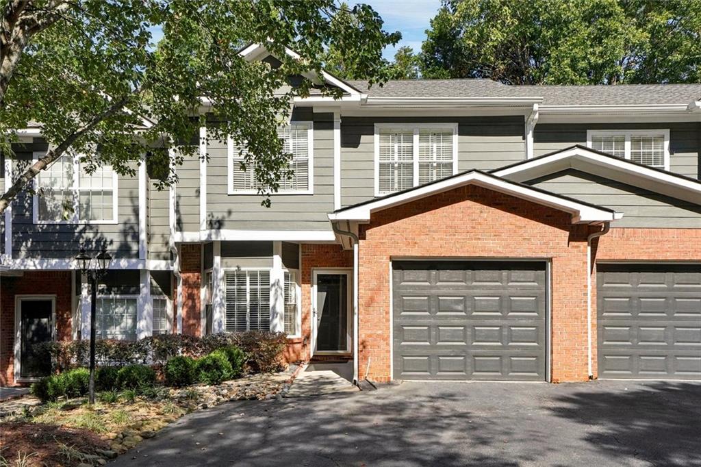 2680 Pine Tree Road NE Unit 6 — photo