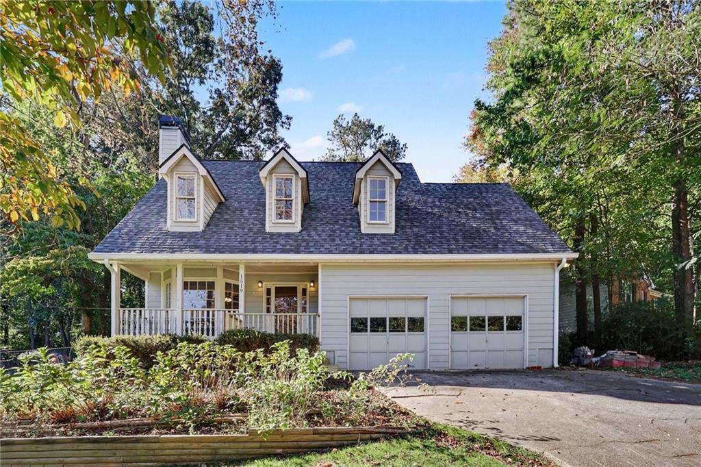 1519 Hillside Drive SE — photo