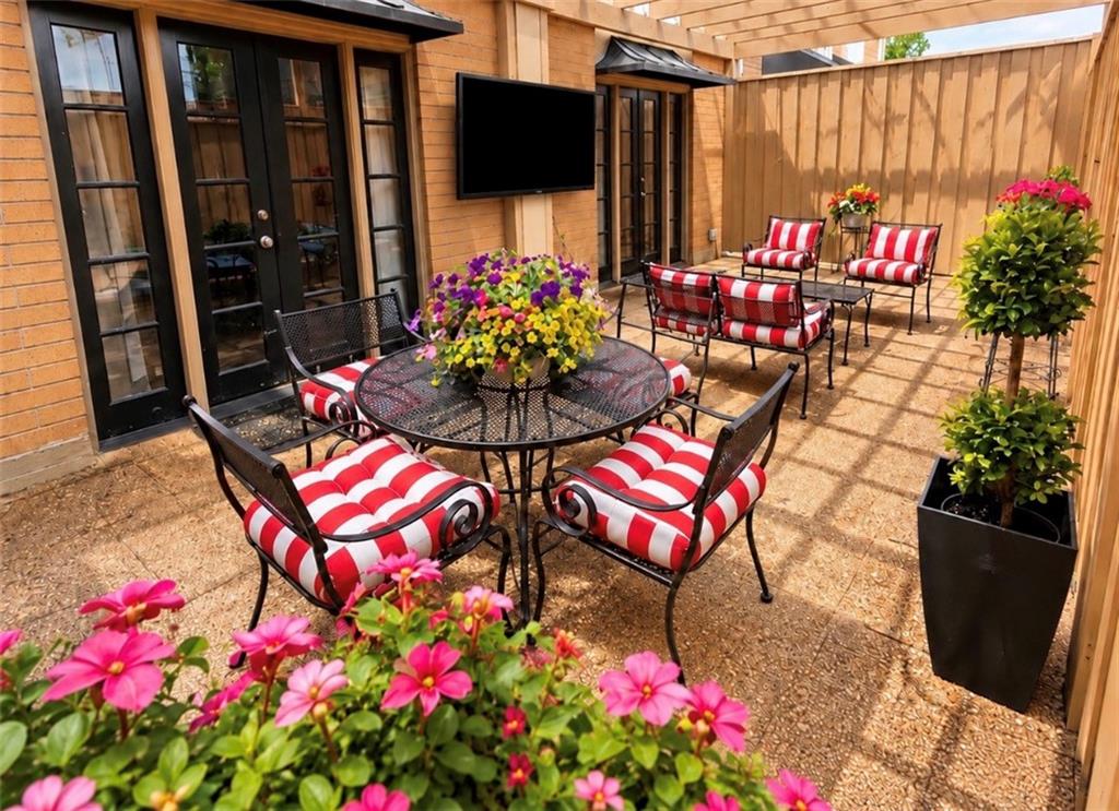 2285 Peachtree Road NE Unit 305 — photo
