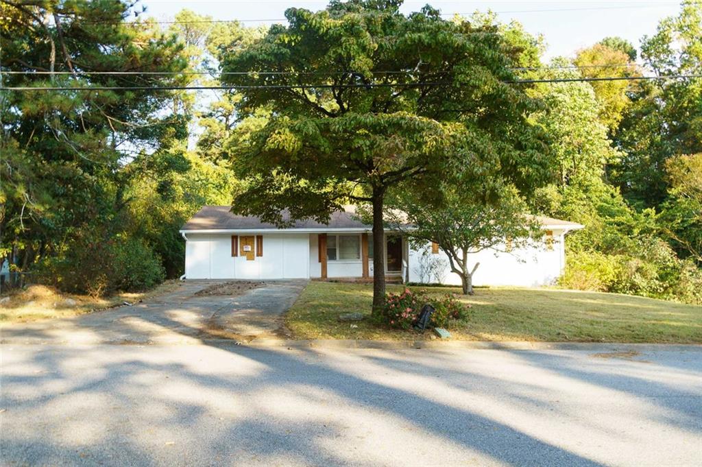 851 Lakeside Drive SW — photo