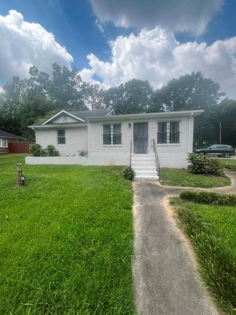 105 Brownlee Road SW — photo