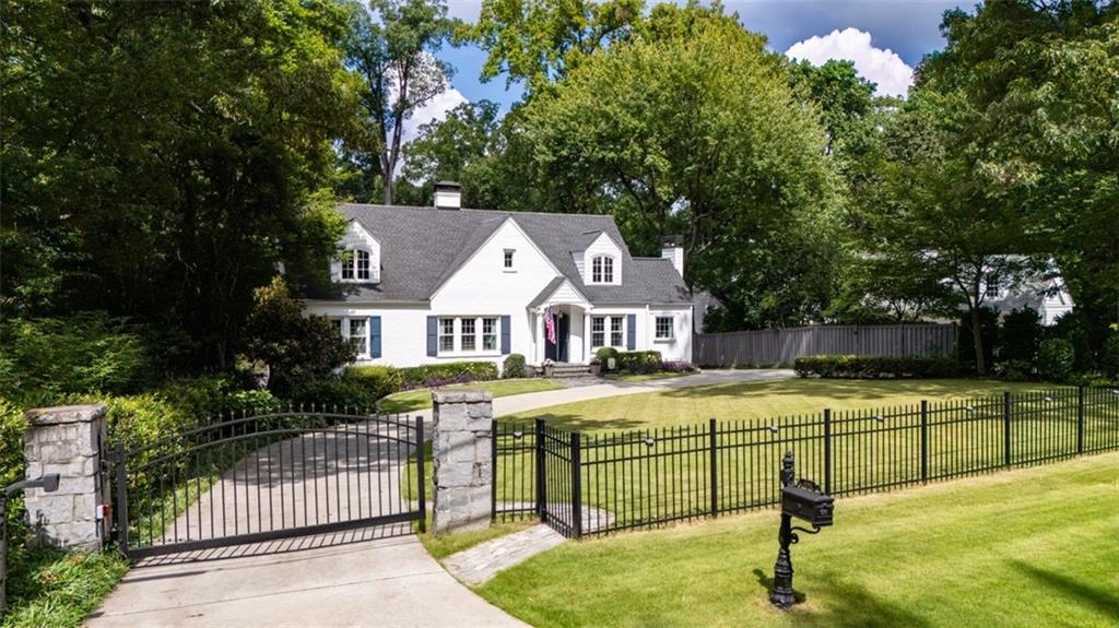 3590 Ivy Road NE — photo