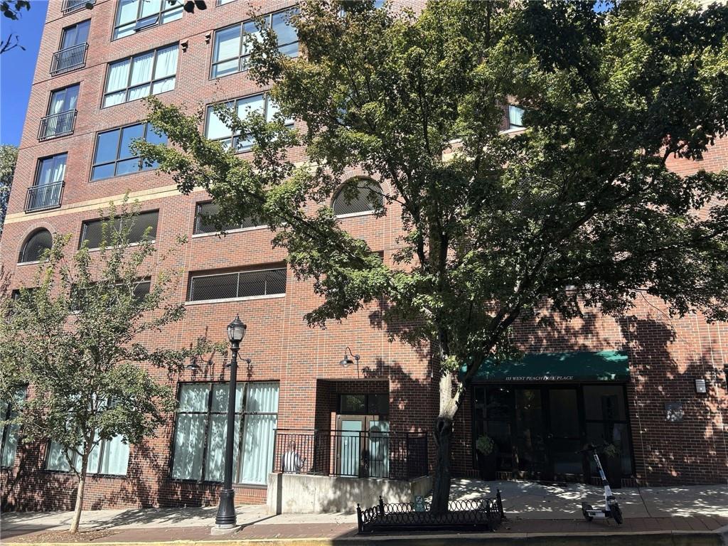 115 W Peachtree Place NW Unit 702 — photo