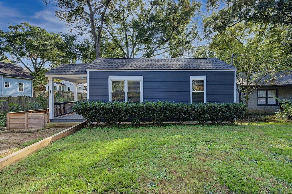709 Francis Avenue SE — photo