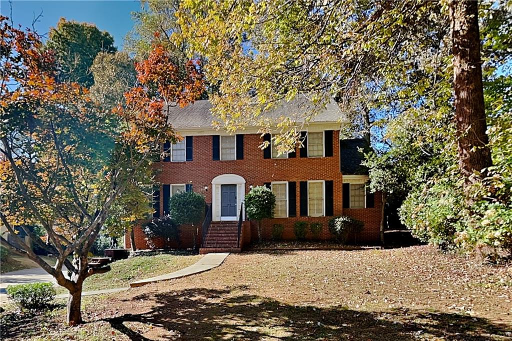 143 Lakeside Drive NW — photo