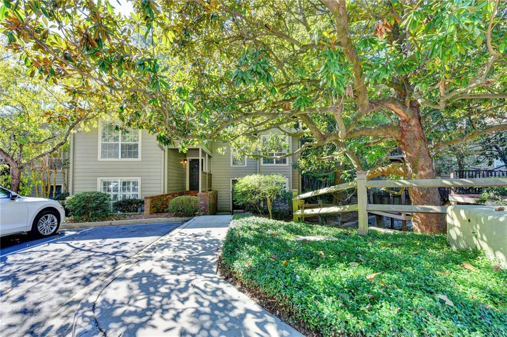 2901 Lenox Road NE Unit 208 — photo
