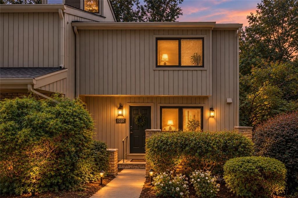 1237 Druid Knoll Dr NE — photo