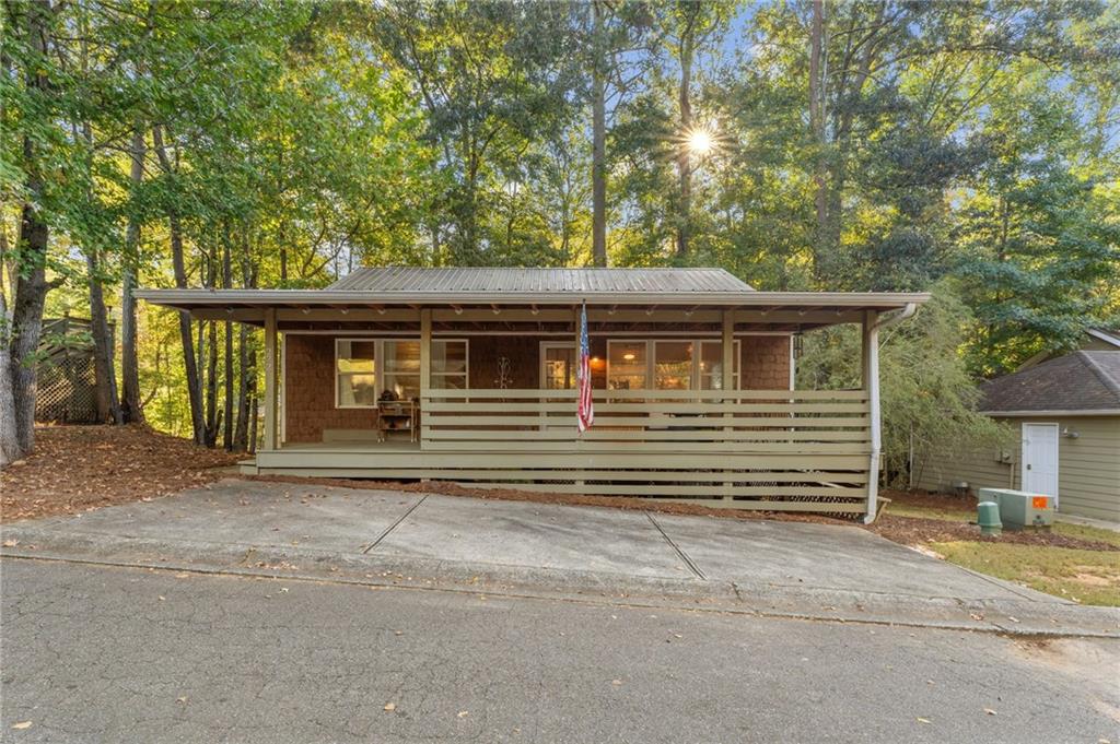 272 Lakeside Drive — photo