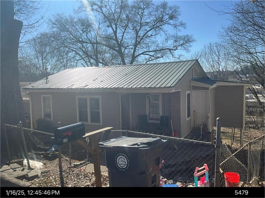 525 Shaw Drive — photo