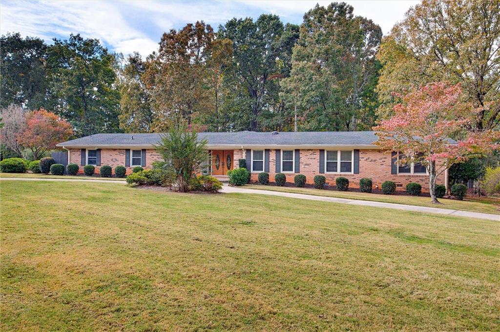 1341 Clearview Drive NW — photo