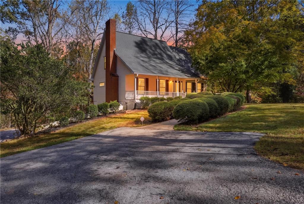 369 Featherwood Drive — photo