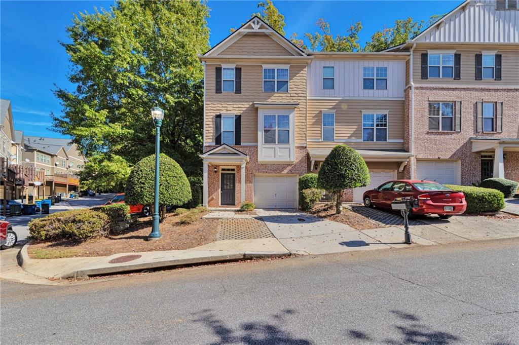1800 Oakbrook Lane NW Unit 8 — photo