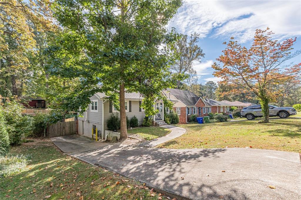 664 Clover Street SW — photo