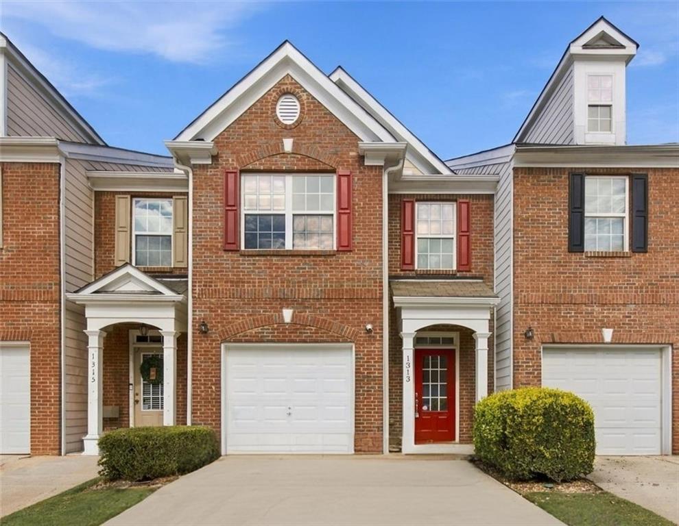1313 Adcox Square — photo